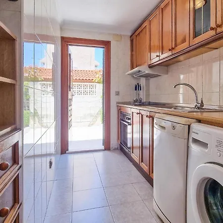 2 Bedroom Cozy In Prázdninový dům Torrevieja