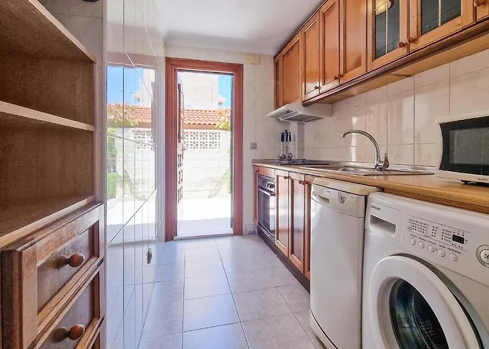 2 Bedroom Cozy In Feriehus Torrevieja